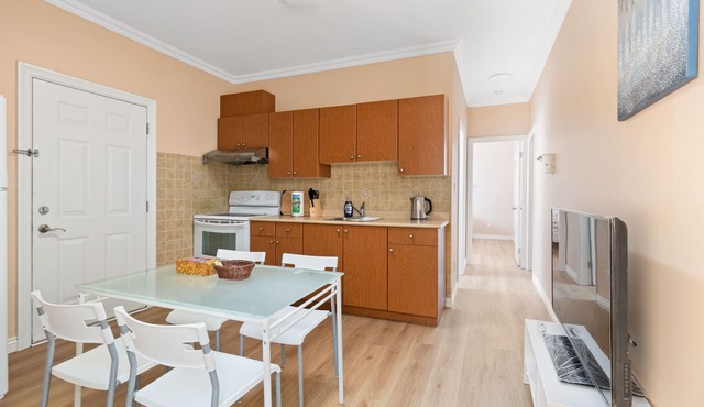 2 bed 1 bath cozy suite