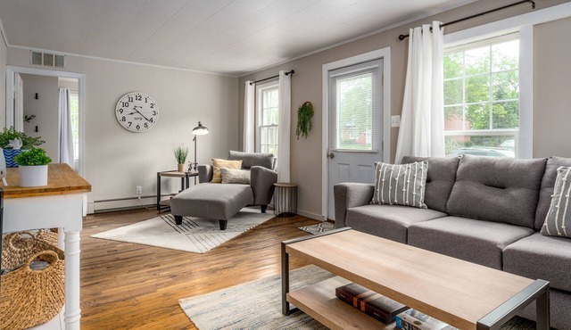2 bed, 1 bath, Designated Workspace