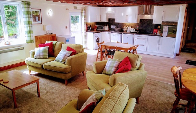 2 bed 2 bath property In North Devon, 9 Acres Pet Friendly, near to beach