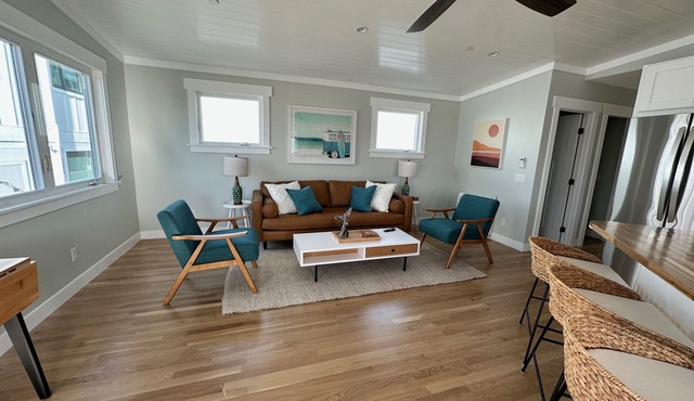 2 bed 2 bath walk to the beach open July20-Aug19