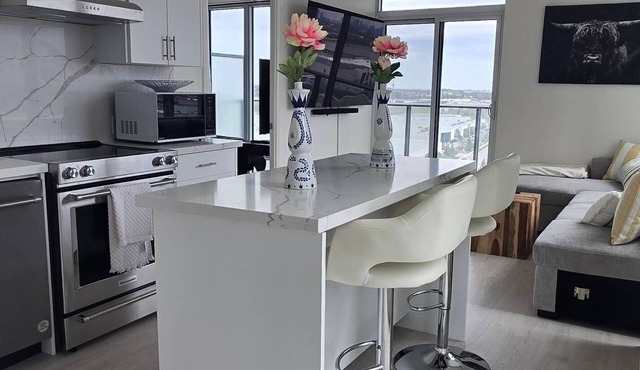 2 bed 3 bath Corner unit Central GTA in Vaughan. 5 mins from TTC/VIA station.