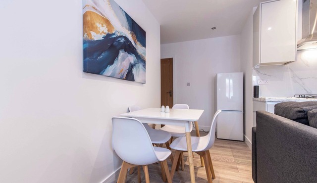 2-Bed Apartment, Basingstoke – Great Location