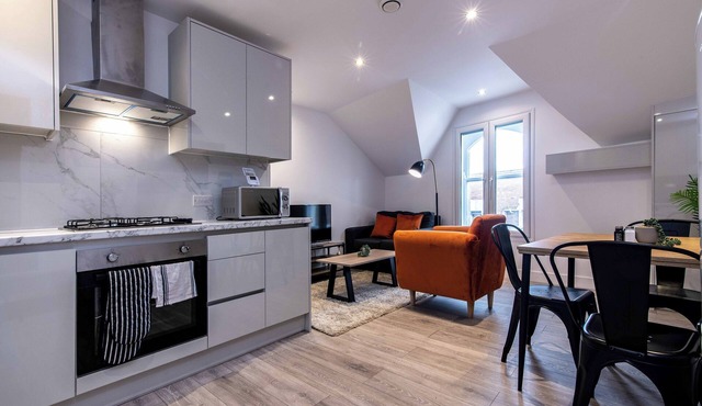 2-Bed Apartment in Basingstoke – Central & Convenient