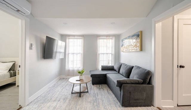 2 Bed Apt in BlackRock by beach