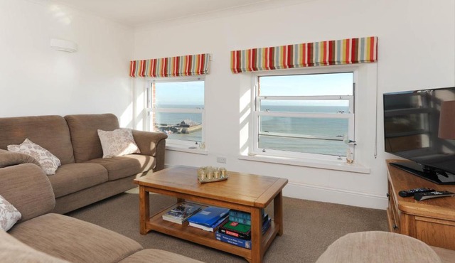 2 Bed beach front apartment with spectacular views overlooking Viking Bay