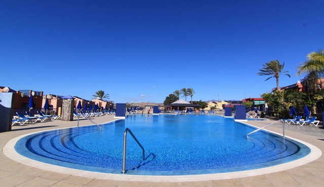 2 bedroom bungalow in second line beach - Meloneras