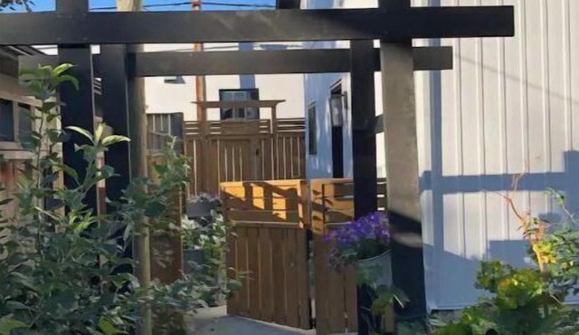 2 bed Fantastic Inglewood guesthouse w parking