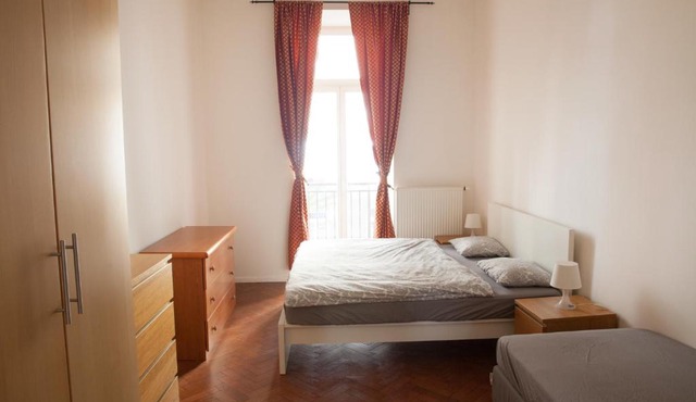 2 Bed Flat - Sleeps 9 - Pets - Smoking on terrace