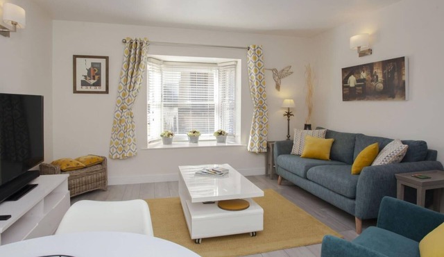 2 Bed in Bath (oc-bhr32)