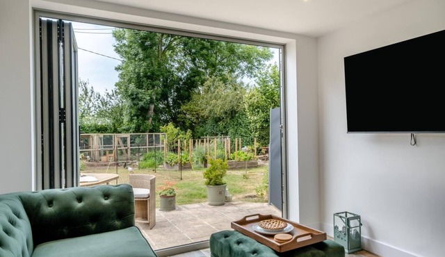 2 Bed in Marks Corner (oc-m32394)