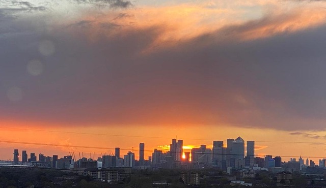 2 Bed Penthouse-Riverside View in East London