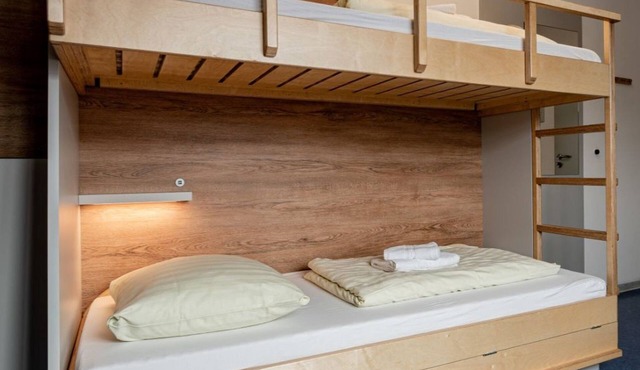 2-bed room with shower room