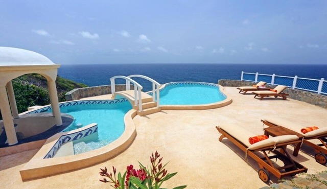 2-bed Villa with Uninterrupted Sea Views - Equinox
