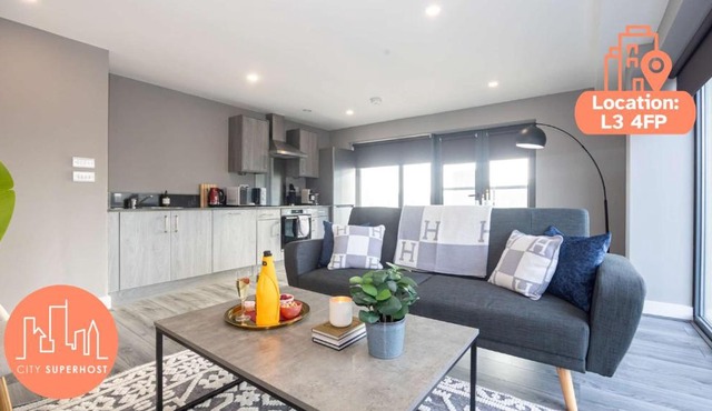 2 Bed Waterfront Flat Dock Views Liverpool