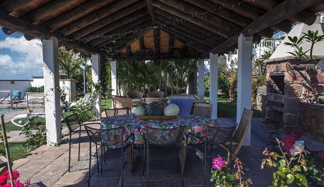 2 Bedrooms, SEA VIEW, HEATED POOL 27ºC, HEATING, Free Wifi, private garden and barbecue (4)