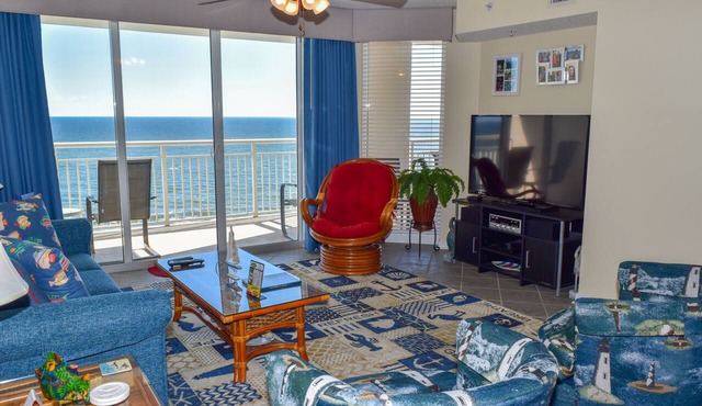 2 bedroom 2 bath oceanfront condo. Crescent Beach. Family fun!