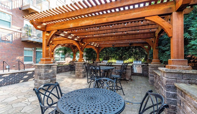 2 Bedroom 2 Bath Apartment Park Free Near Mayo!