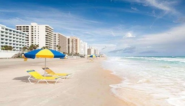 2 Bedroom, 2 Bath, Oceanfront at Daytona Beach Seabreeze!