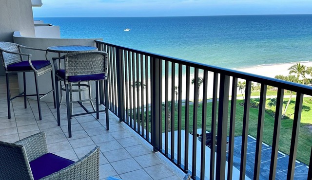 2 Bedroom 2 Bathroom Condo on the Beach in Park Shore