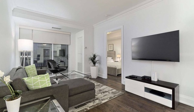 2 Bedroom/2 Bathroom Deluxe Suite