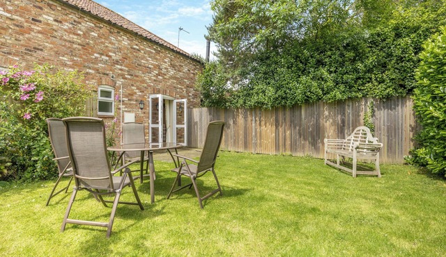 2 bedroom accommodation in Burgh Le Marsh