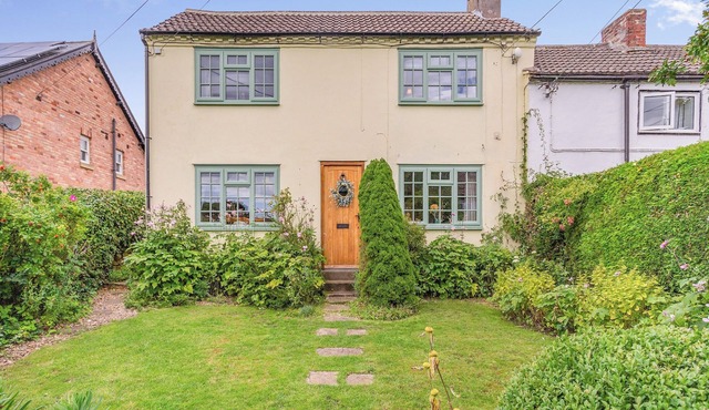 2 bedroom accommodation in Thornton-le-Moor, near Northallerton