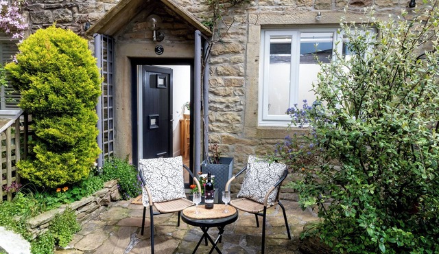 2 bedroom accommodation in Salterforth, near Barnoldswick
