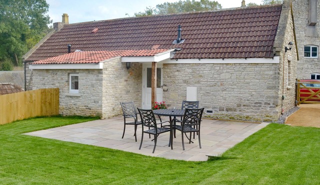 2 bedroom accommodation in Marksbury, near Bath