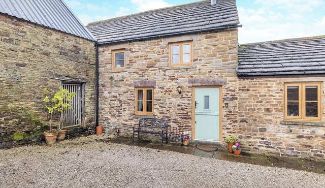 2 bedroom accommodation in Cutthorpe, near Chesterfield
