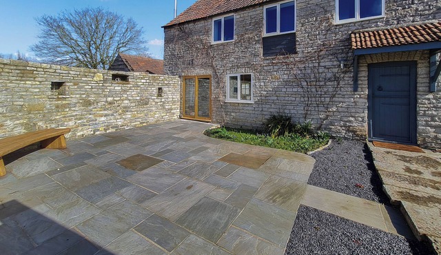 2 bedroom accommodation in Glastonbury