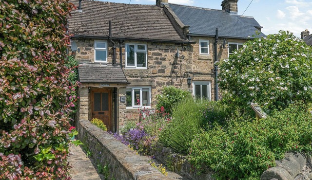 2 bedroom accommodation in Eyam, near Bakewell