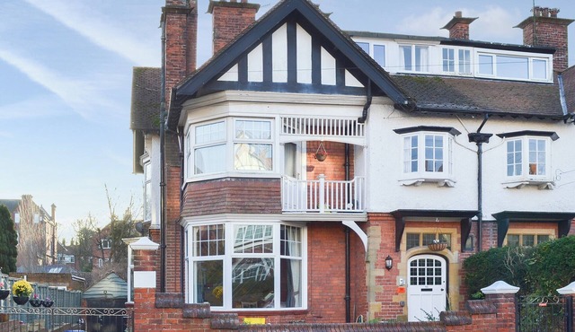 2 bedroom accommodation in Scarborough