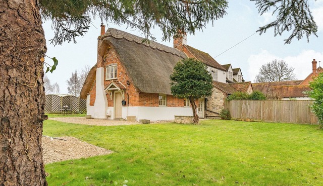 2 bedroom accommodation in Berrick Salome, near Wallingford