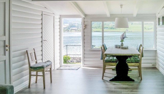 2 bedroom accommodation in Malmefjorden