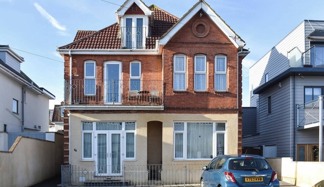 2 bedroom accommodation in Southbourne, Bournemouth