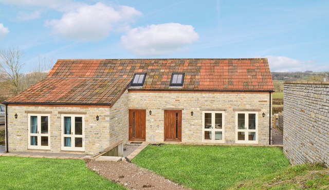 2 bedroom accommodation in West Pennard, near Glastonbury