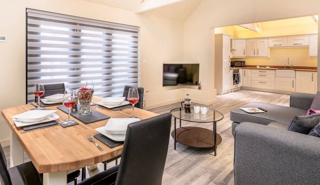 2 bedroom accommodation in Heveningham, near Halesworth