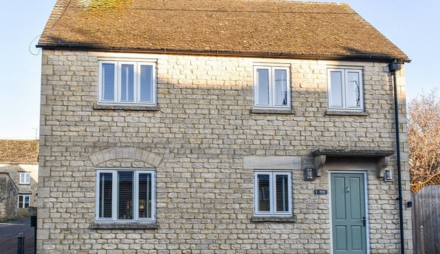 2 bedroom accommodation in Northleach