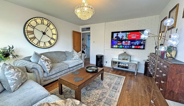2 bedroom accommodation in Peacehaven