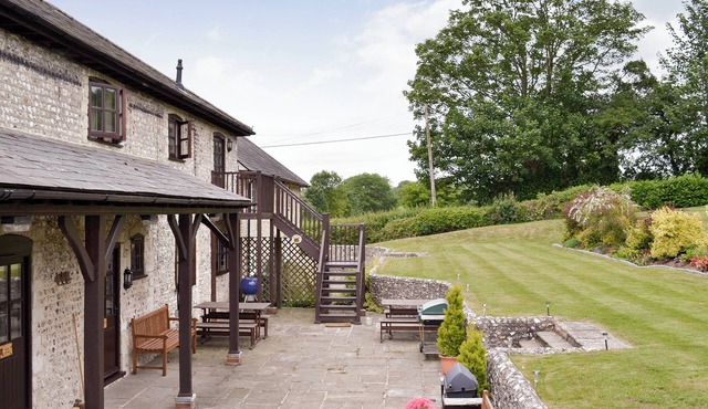 2 bedroom accommodation in East Meon, Petersfield