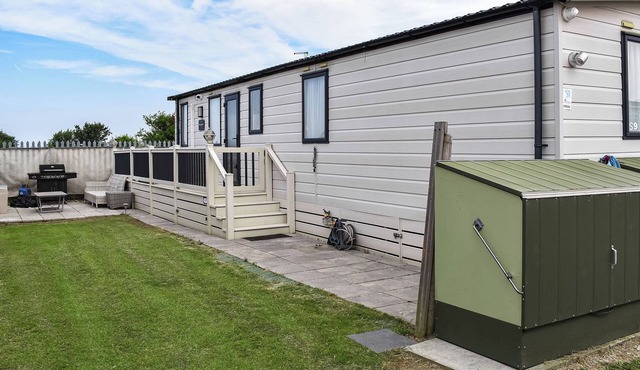 2 bedroom accommodation in Whitstable