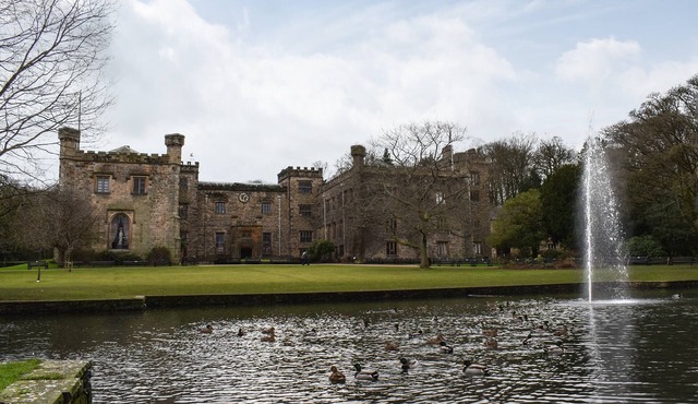 2 bedroom accommodation in Winterburn