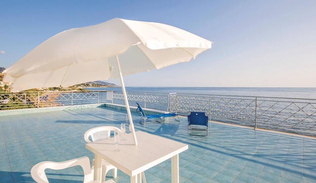 2 bedroom accommodation in Diamante CS