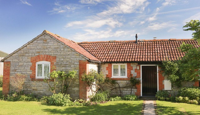 2 bedroom accommodation in South Barrow, near Yeovil