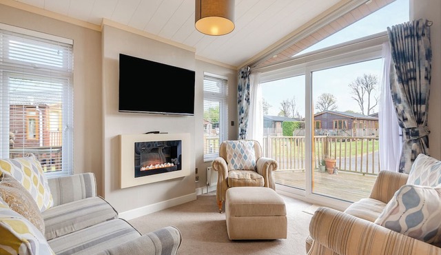 2 bedroom accommodation in Albury, Guildford