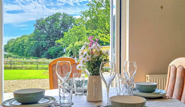 2 bedroom accommodation in Lingfield