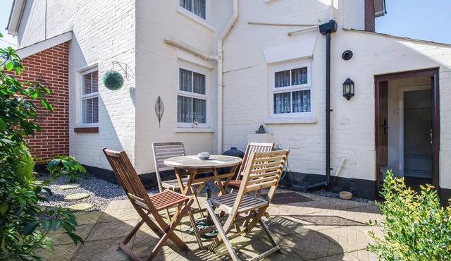 2 bedroom accommodation in Lyndhurst