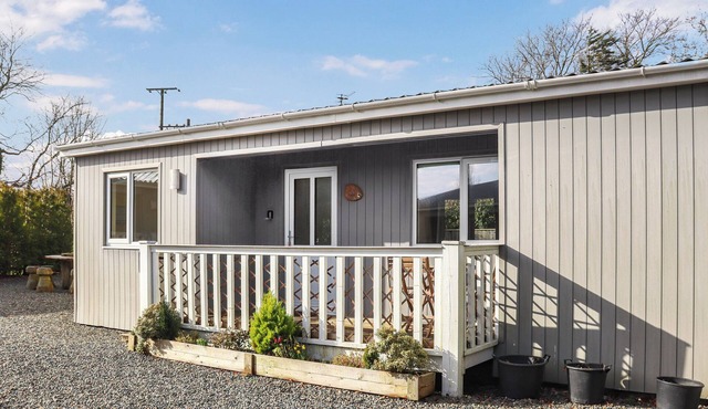2 bedroom accommodation in Manorbier