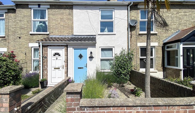 2 bedroom accommodation in Pakefield