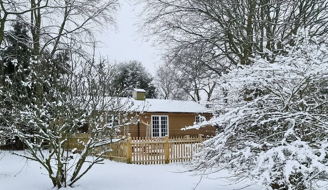 2 bedroom accommodation in Passfield